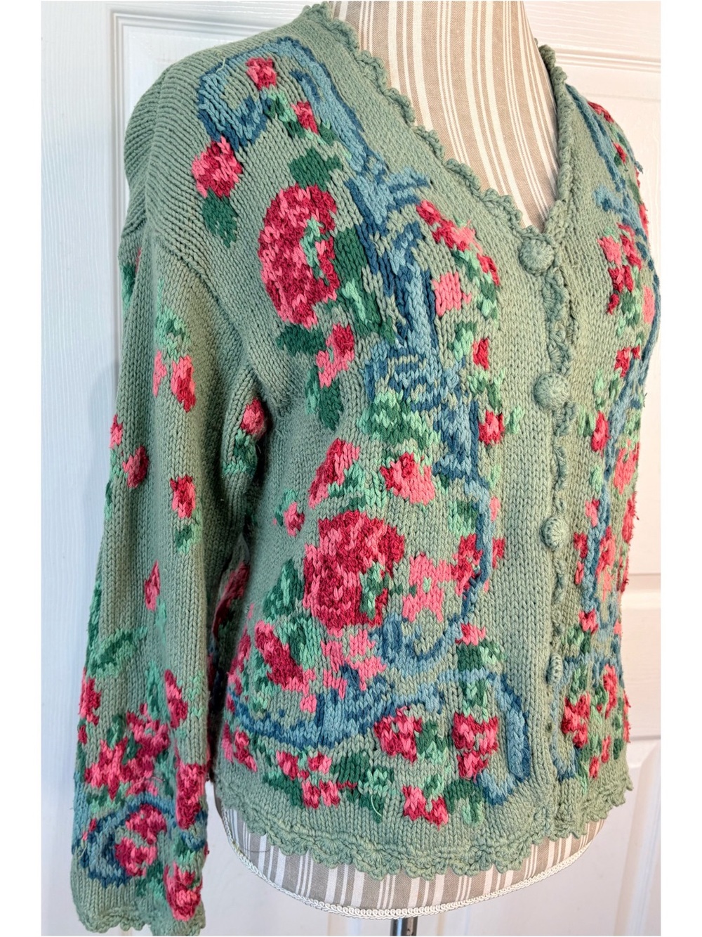 90s Liz Claiborne LizSport Hand Knit Sage Green Floral Cardigan Sweater Medium - Picture 2 of 8